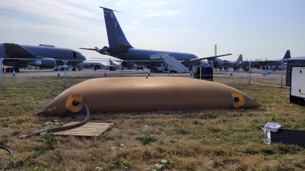 collapsible storage tank